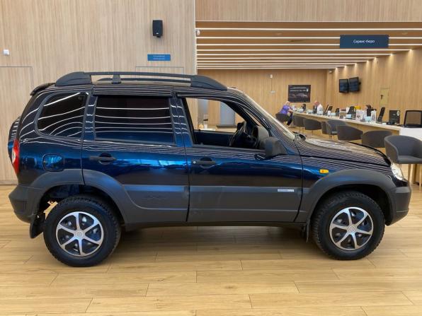 Chevrolet Niva I Рестайлинг с пробегом 2011 года, цена 439 000 рублей, 140000 км, внедорожник, Автокод Объявления