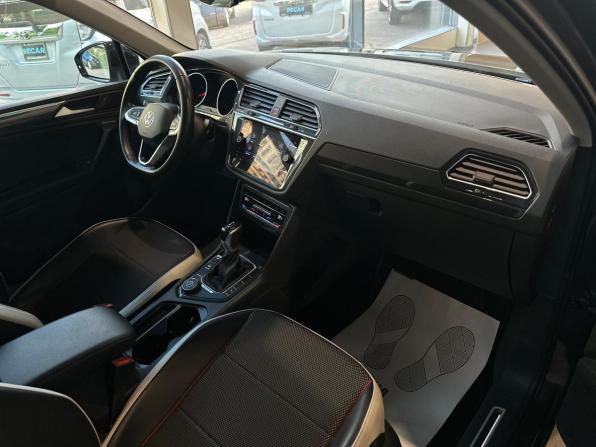 Volkswagen Tiguan II Рестайлинг с пробегом 2022 года, цена 3 460 000 рублей, 49011 км, внедорожник, Автокод Объявления