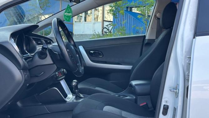 Kia Ceed II Рестайлинг с пробегом 2016 года, цена 929 000 рублей, 200000 км, хэтчбек, Автокод Объявления