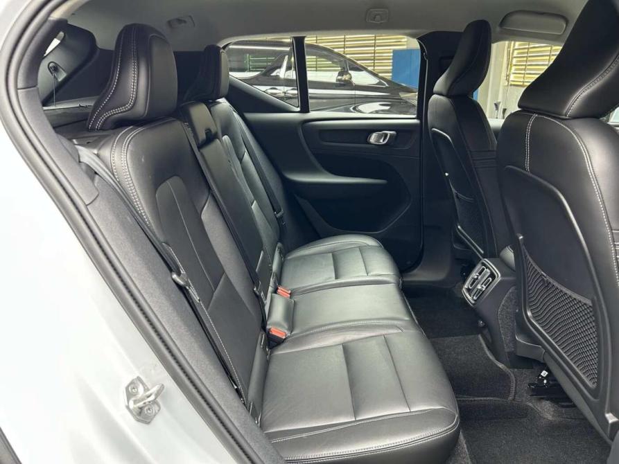 Volvo XC40 I Москва  - изображение 11