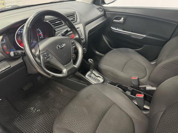 Kia Rio III Рестайлинг с пробегом 2017 года, цена 890 000 рублей, 210000 км, седан, Автокод Объявления