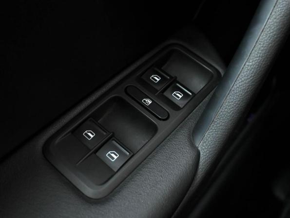 Skoda Yeti I Рестайлинг с пробегом 2015 года, цена 1 324 000 рублей, 252307 км, внедорожник, Автокод Объявления