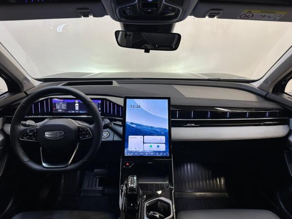 Geely Atlas II с пробегом 2025 года, цена 3 500 000 рублей, 7060 км, внедорожник, Автокод Объявления