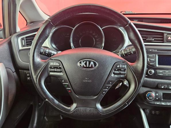 Kia Ceed II Рестайлинг с пробегом 2018 года, цена 1 425 000 рублей, 108437 км, хэтчбек, Автокод Объявления