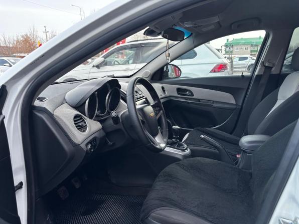 Chevrolet Cruze I Рестайлинг с пробегом 2013 года, цена 700 000 рублей, 176000 км, хэтчбек, Автокод Объявления