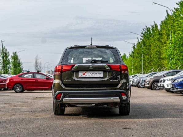 Mitsubishi Outlander III Рестайлинг 2 с пробегом 2015 года, цена 1 368 000 рублей, 175976 км, внедорожник, Автокод Объявления