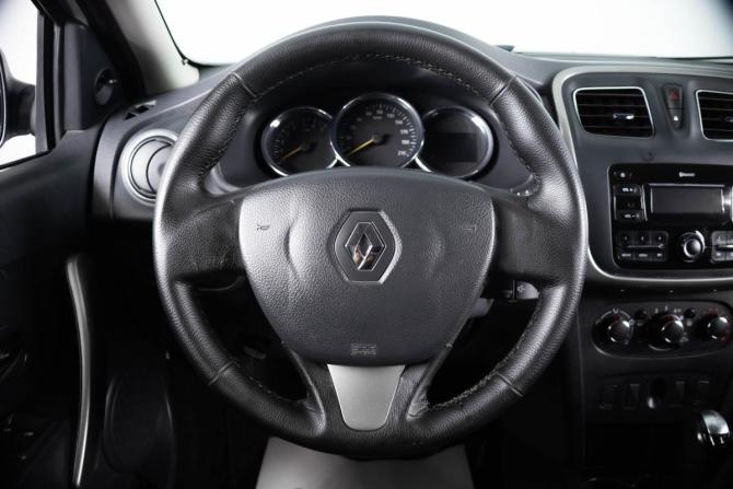 Renault Logan II с пробегом 2017 года, цена 779 000 рублей, 195000 км, седан, Автокод Объявления
