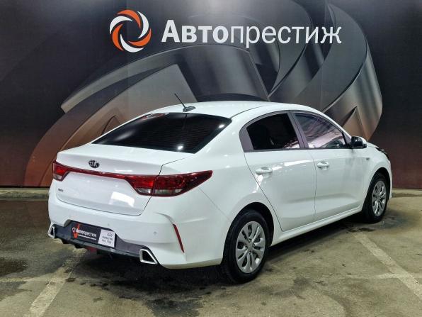 Kia Rio IV Рестайлинг с пробегом 2020 года, цена 1 550 000 рублей, 97882 км, седан, Автокод Объявления