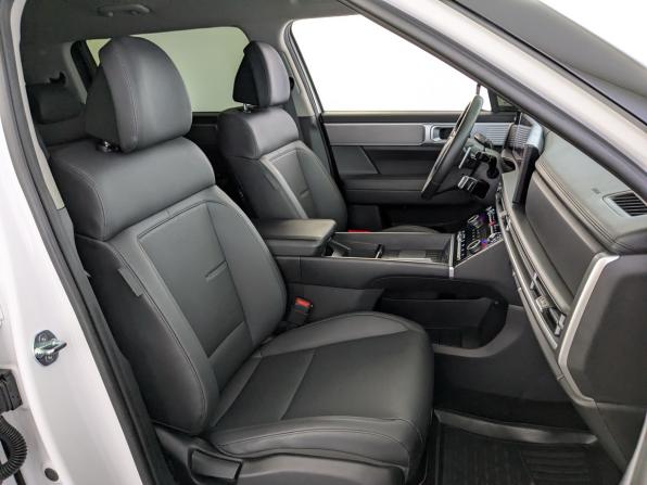 Hyundai Santa Fe IV Рестайлинг с пробегом 2023 года, цена 4 450 000 рублей, 38630 км, внедорожник, Автокод Объявления