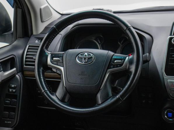 Toyota Land Cruiser Prado 150 Series Рестайлинг 2 с пробегом 2018 года, цена 4 835 000 рублей, 117210 км, внедорожник, Автокод Объявления