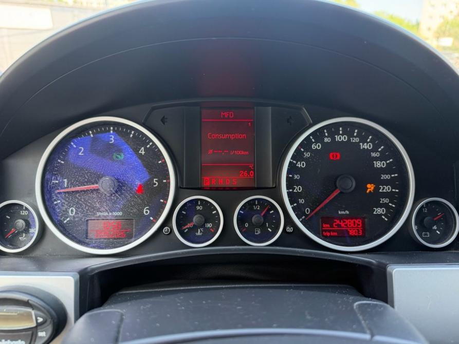 Volkswagen Touareg I Рестайлинг Тольятти  - изображение 15