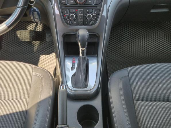 Opel Astra J Рестайлинг с пробегом 2012 года, цена 900 000 рублей, 123046 км, хэтчбек, Автокод Объявления