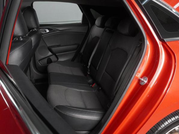 Kia Ceed III с пробегом 2018 года, цена 1 499 000 рублей, 130459 км, хэтчбек, Автокод Объявления