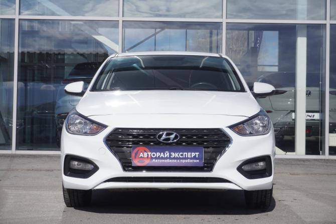 Hyundai Solaris II с пробегом 2017 года, цена 1 075 000 рублей, 185383 км, седан, Автокод Объявления