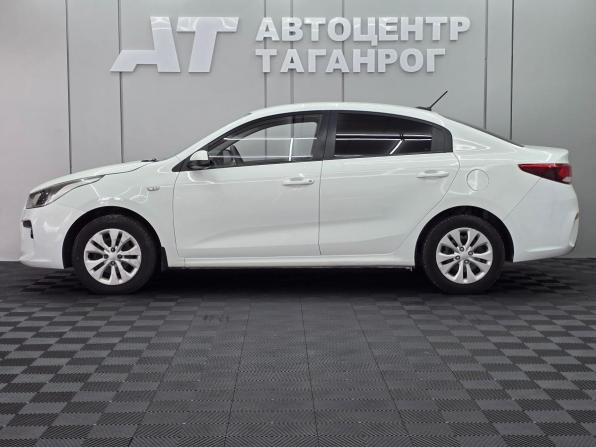 Kia Rio IV с пробегом 2017 года, цена 985 000 рублей, 198000 км, седан, Автокод Объявления