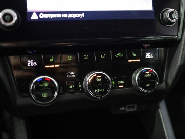 Skoda Octavia III (A7) Рестайлинг с пробегом 2019 года, цена 2 360 000 рублей, 155558 км, лифтбек, Автокод Объявления
