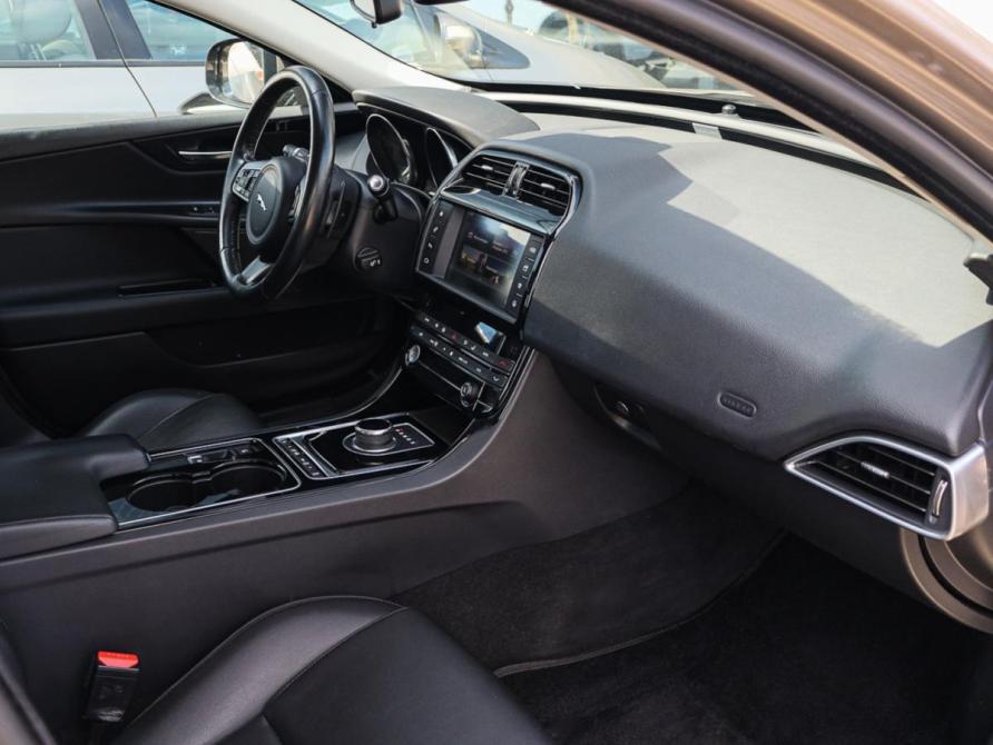 Jaguar XE I Москва  - изображение 8