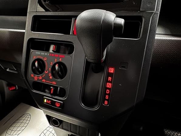Toyota Roomy I Рестайлинг с пробегом 2021 года, цена 1 100 000 рублей, 77776 км, микровэн, Автокод Объявления