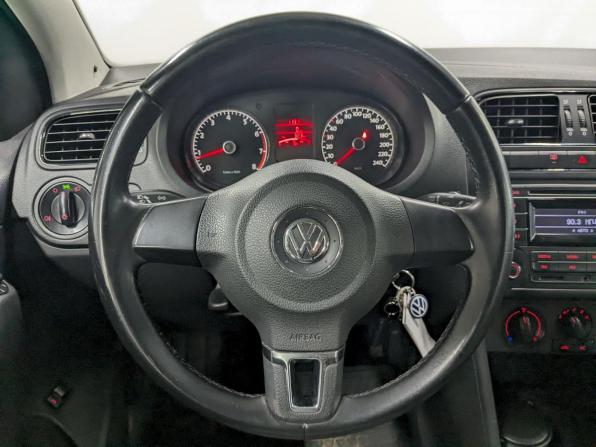 Volkswagen Polo V с пробегом 2014 года, цена 860 000 рублей, 142000 км, седан, Автокод Объявления