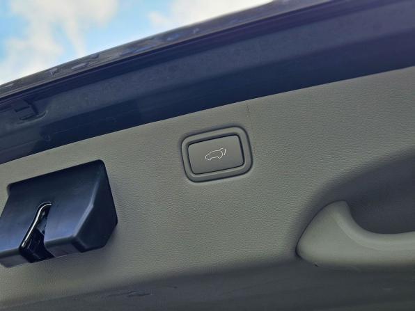 Kia Carnival III с пробегом 2019 года, цена 2 859 000 рублей, 143777 км, минивэн, Автокод Объявления