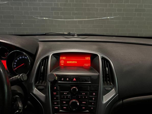Opel Astra J Рестайлинг с пробегом 2013 года, цена 660 000 рублей, 235014 км, универсал, Автокод Объявления