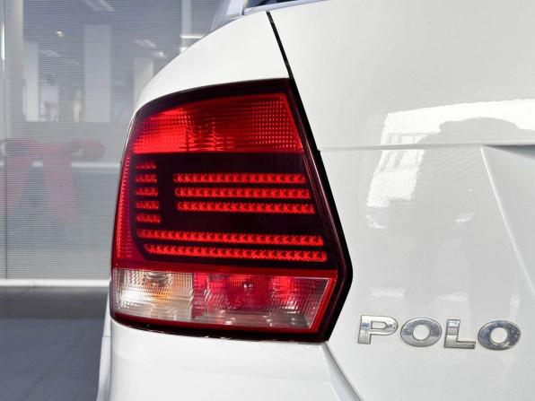 Volkswagen Polo V Рестайлинг с пробегом 2018 года, цена 1 290 000 рублей, 103550 км, седан, Автокод Объявления