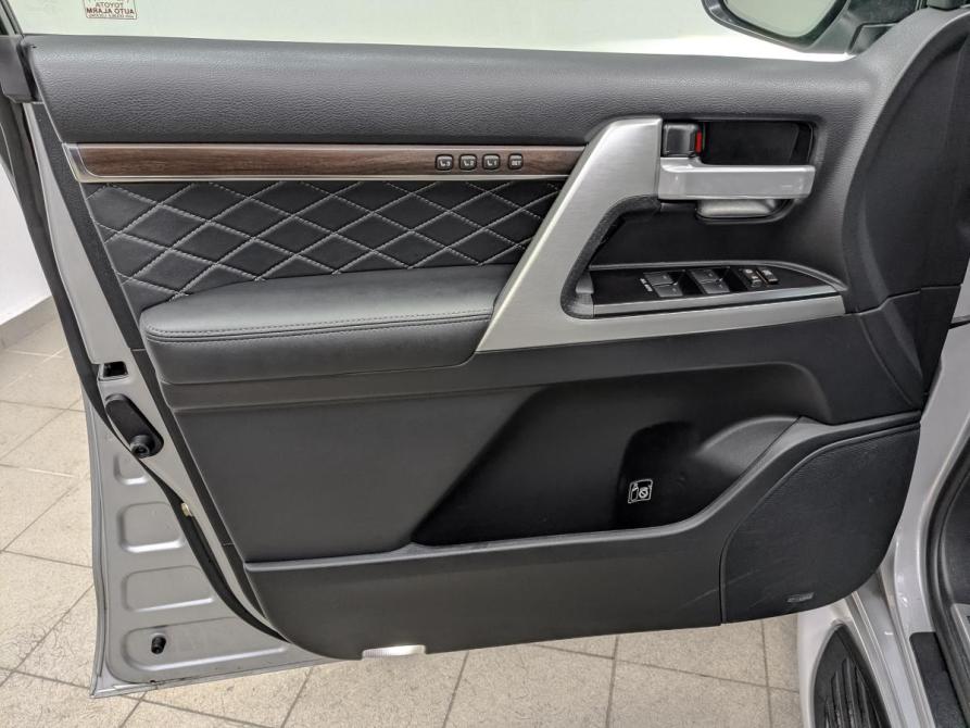 Toyota Land Cruiser 200 Series Рестайлинг 2 Москва  - изображение 19