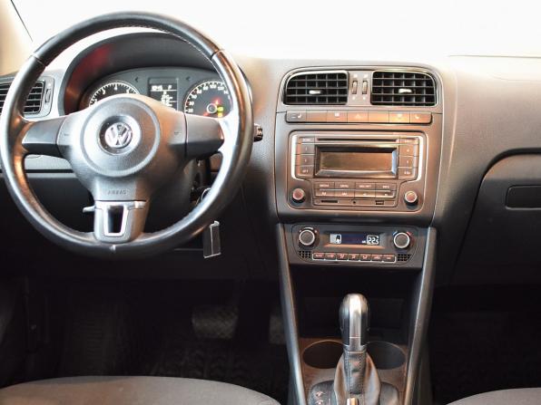 Volkswagen Polo V Рестайлинг с пробегом 2015 года, цена 705 000 рублей, 182000 км, седан, Автокод Объявления