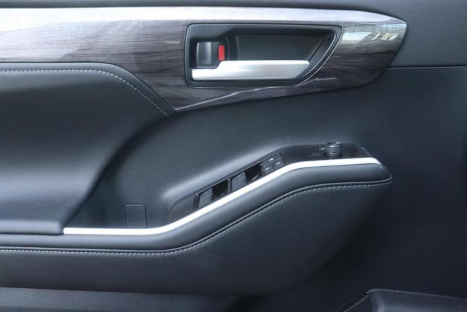 Toyota Highlander IV (XU70) с пробегом 2025 года, цена 5 564 000 рублей, 10 км, внедорожник, Автокод Объявления