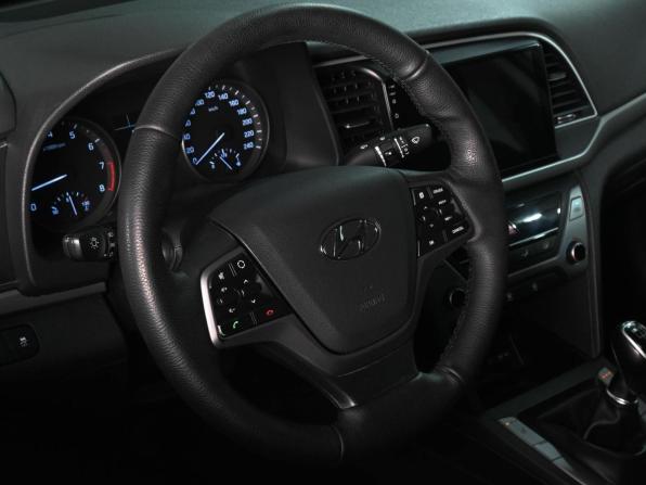 Hyundai Elantra VI (AD) с пробегом 2017 года, цена 1 349 000 рублей, 193440 км, седан, Автокод Объявления