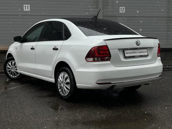 Volkswagen Polo V Рестайлинг с пробегом 2018 года, цена 989 000 рублей, 125673 км, седан, Автокод Объявления