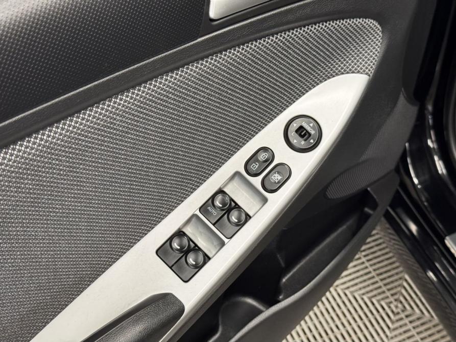 Hyundai Solaris I Воронеж  - изображение 17