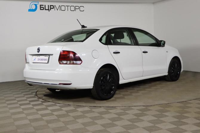 Volkswagen Polo V Рестайлинг с пробегом 2018 года, цена 1 399 990 рублей, 88056 км, седан, Автокод Объявления