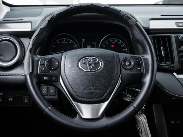 Toyota RAV4 IV (XA40) Рестайлинг с пробегом 2016 года, цена 2 310 000 рублей, 121928 км, внедорожник, Автокод Объявления