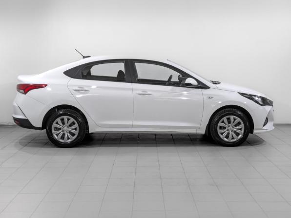 Hyundai Solaris II Рестайлинг с пробегом 2022 года, цена 1 565 000 рублей, 67811 км, седан, Автокод Объявления