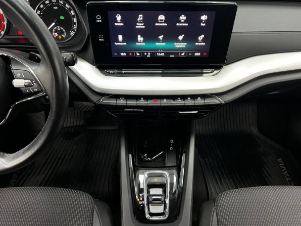 Skoda Octavia IV (A8) с пробегом 2021 года, цена 2 430 000 рублей, 82500 км, лифтбек, Автокод Объявления