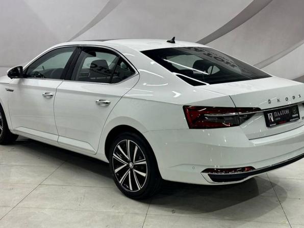 Новый Skoda Superb III Рестайлинг 2025 года, цена 3 049 000 рублей, лифтбек, Автокод Объявления