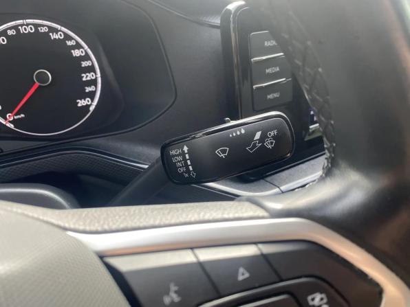 Volkswagen Polo VI с пробегом 2021 года, цена 1 415 000 рублей, 127801 км, лифтбек, Автокод Объявления