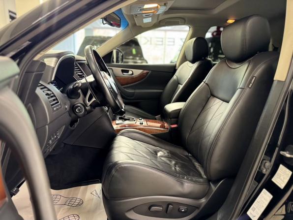 Infiniti QX70 с пробегом 2017 года, цена 2 850 000 рублей, 131541 км, внедорожник, Автокод Объявления