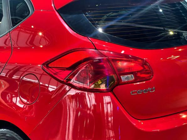 Kia Ceed II Рестайлинг с пробегом 2018 года, цена 1 270 000 рублей, 171000 км, хэтчбек, Автокод Объявления