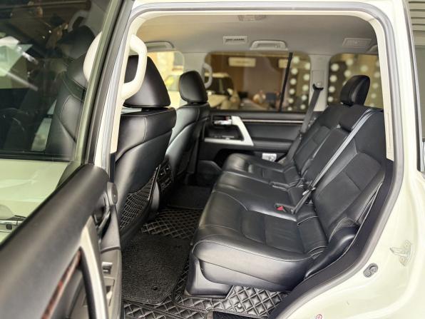 Toyota Land Cruiser 200 Series Рестайлинг 1 с пробегом 2015 года, цена 4 280 000 рублей, 161000 км, внедорожник, Автокод Объявления