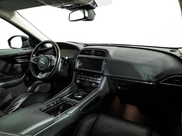 Jaguar F-Pace I с пробегом 2016 года, цена 2 749 700 рублей, 135178 км, внедорожник, Автокод Объявления