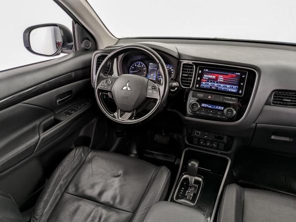 Mitsubishi Outlander III Рестайлинг 2 с пробегом 2017 года, цена 2 100 000 рублей, 113346 км, внедорожник, Автокод Объявления