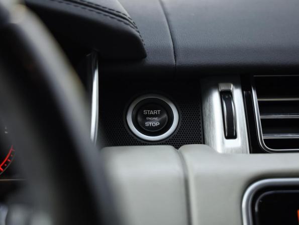 Land Rover Range Rover IV Рестайлинг с пробегом 2018 года, цена 6 224 000 рублей, 139366 км, внедорожник, Автокод Объявления