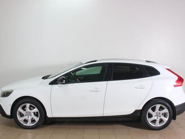 Volvo V40 II с пробегом 2013 года, цена 1 200 000 рублей, 136618 км, хэтчбек, Автокод Объявления
