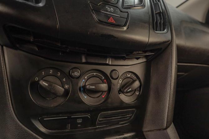 Ford Focus III с пробегом 2012 года, цена 709 000 рублей, 305786 км, хэтчбек, Автокод Объявления