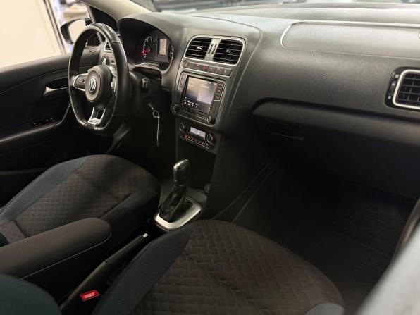 Volkswagen Polo V Рестайлинг с пробегом 2019 года, цена 1 500 000 рублей, 44596 км, седан, Автокод Объявления