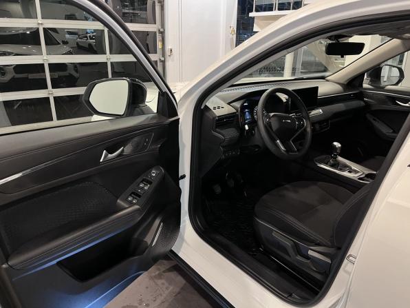 Haval Jolion I Рестайлинг с пробегом 2024 года, цена 2 060 000 рублей, 30340 км, внедорожник, Автокод Объявления