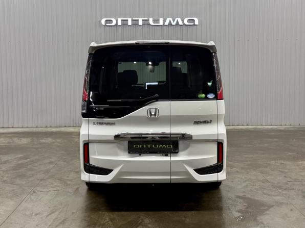 Honda Stepwgn V Рестайлинг с пробегом 2019 года, цена 2 077 000 рублей, 122684 км, минивэн, Автокод Объявления