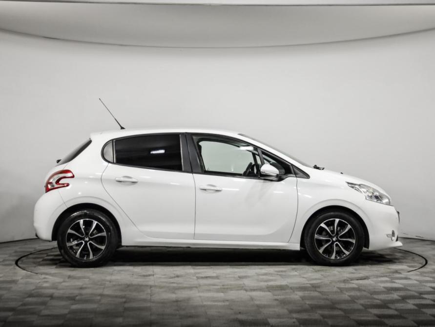 Peugeot 208 I Санкт-Петербург  - изображение 4